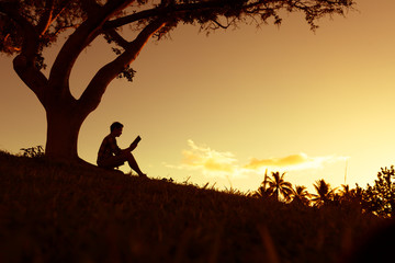 乒乓球桌子安装教程