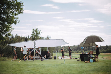 乒乓球桌子安装教程